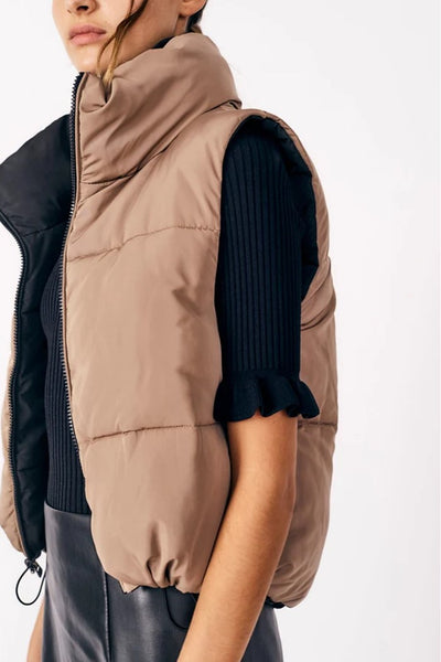 Deluc Clothing Kansas Reversible Puffer Gilet - A stylish reversible puffer gilet, perfect for cold weather. The reversible design allows for versatile looks. Stay warm and fashionable in changing seasons. Style Number 6439D MOBLK